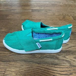 Toms - Kids Green Canvas shoes - never worn!